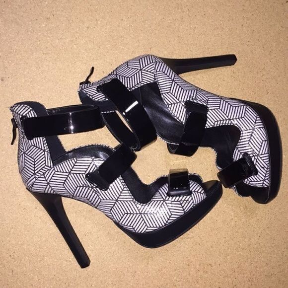 Bcbg Black and White elegant Gala heels, 9 1/2 - Picture 1 of 8